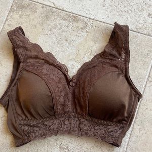 Rhonda Shear Women's Pin-Up Lace Leisure Bra with Removable Pads